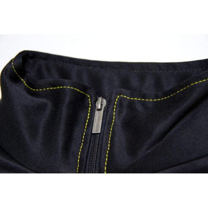 90802911_track_jacket_close1_web_2