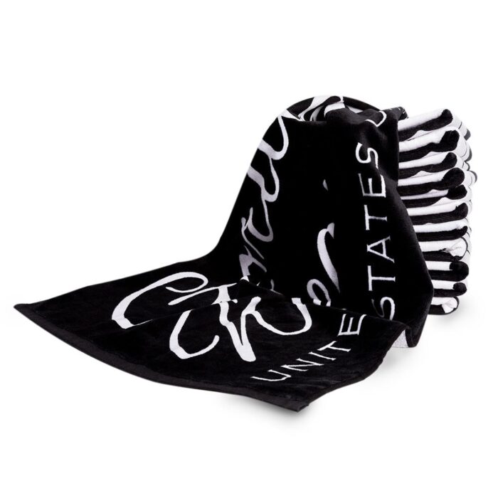9916090100-classic-gym-towel-black-white-03