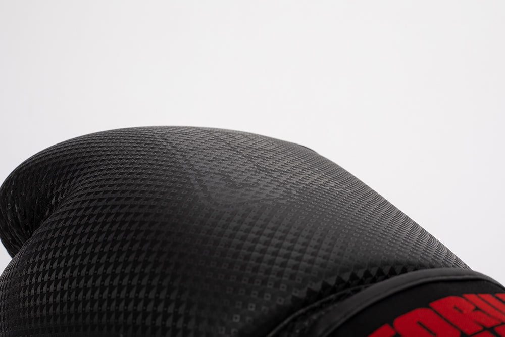 99903900-montello-boxing-gloves-carbon-7-close 99903900-montello-boxing-gloves-carbon-7-close